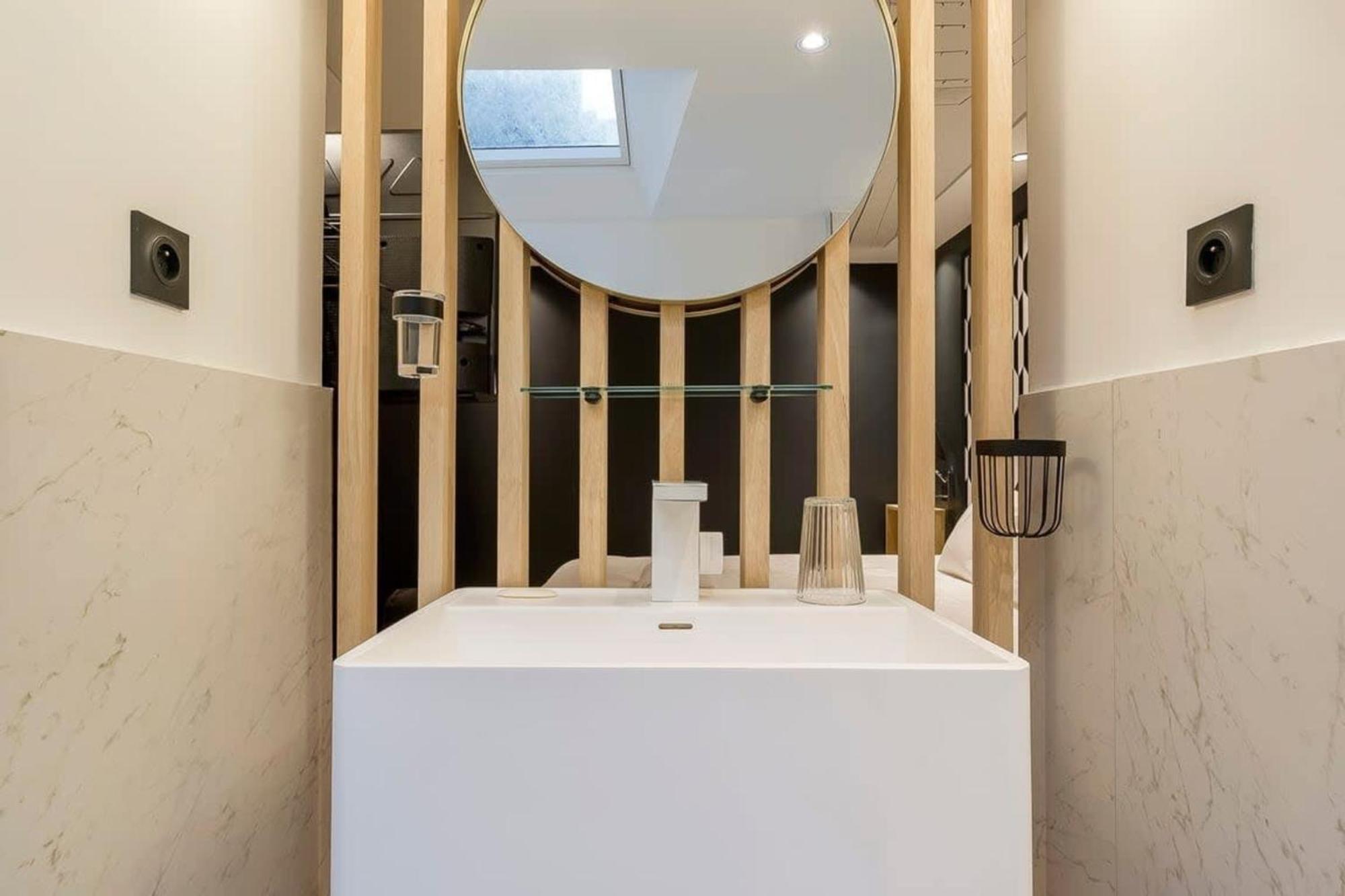 Victor Hugo Romantic Suite - Sauna Et Balneo Lyon Eksteriør bilde